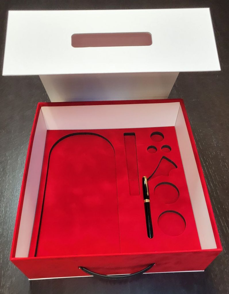 6504cutie cu maner tip servieta+insertmasca6505-2