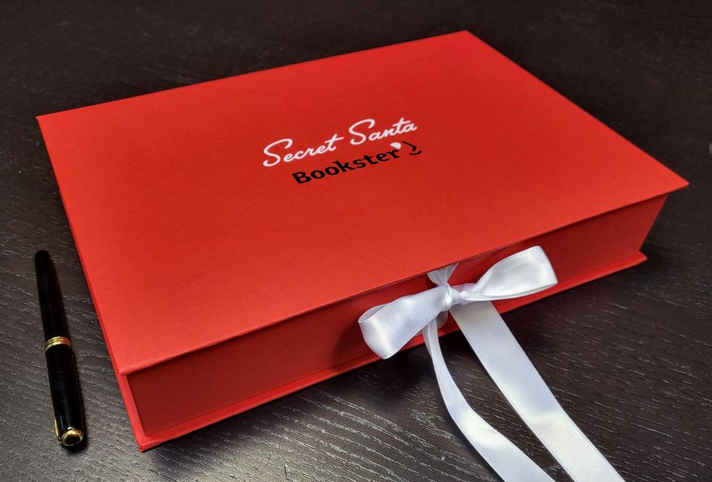 6013-6014-Cutie rosie 297x197x50mm cu funda bookstersecretsanta-2